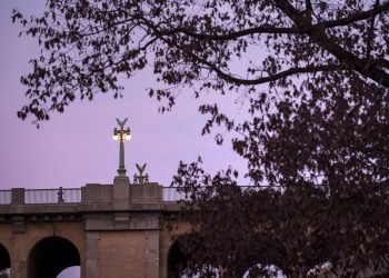 D.C. advocates call for suicide prevention barriers at Taft Bridge