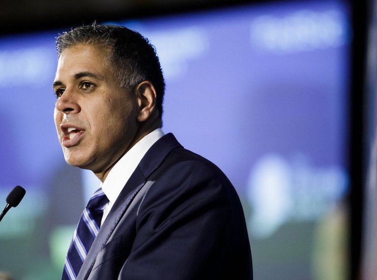 Ahead of the Curve: Judges Weigh in On Clerkships + More US News Analysis