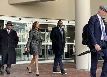 Mosby defense lawyers can’t quit case now, prosecutors argue