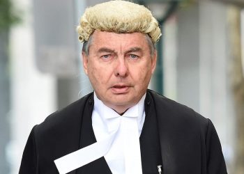 Former Queensland solicitor-general Walter Sofronoff to lead inquiry into trial of Bruce Lehrmann for alleged rape of Brittany Higgins