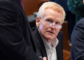 Prosecutors in murder trial of ex-lawyer Murdaugh can introduce evidence of alleged financial crimes, judge rules