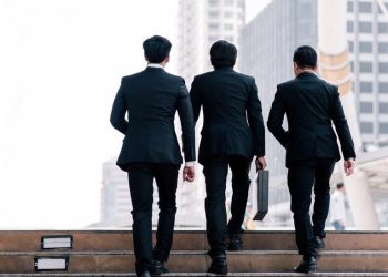 Large Lateral Moves Are Raising the Competitive Ante for Law Firms