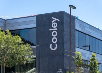 Silicon Valley-based law firm gives associates the option of one-year deferred start dates with stipend payment